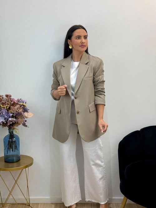 Blazer recta hombreras arena