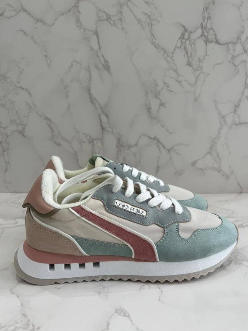 Deportiva multicolor